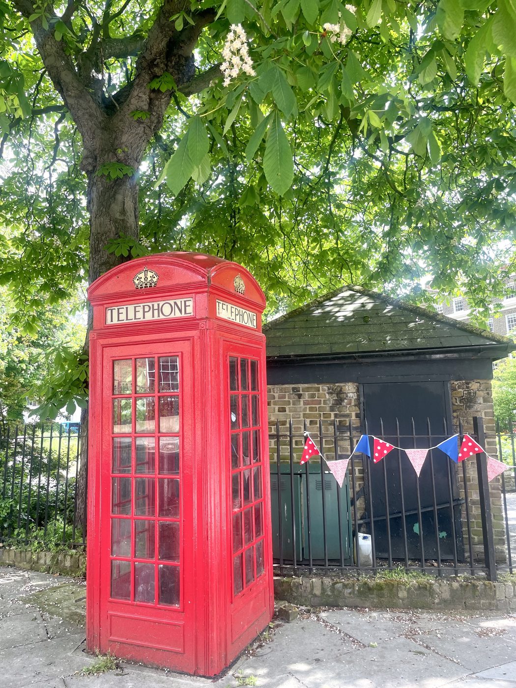 Cabine téléphonique rouge à Canonbury