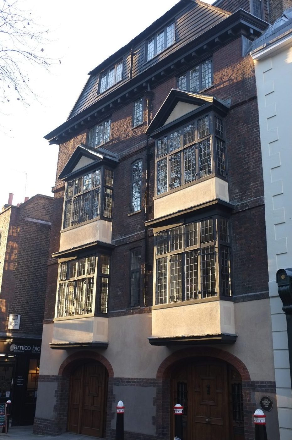 Cloth Court, architecture Tudor