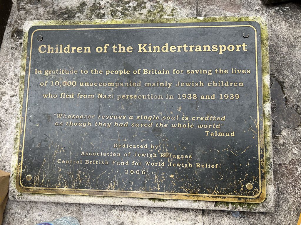 Plaque Children of the Kindertransport